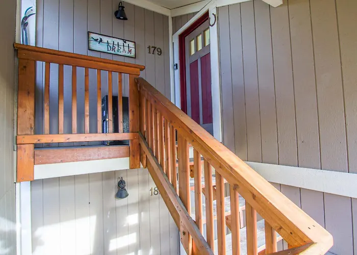 Big Sky Basecamp Walk To Trails + Private Patio